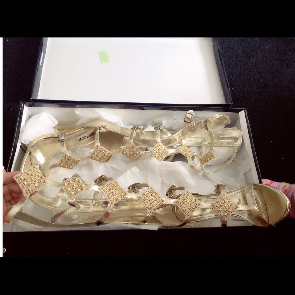 Beautiful Bertinni high knee heels